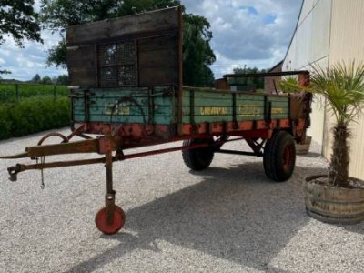 Kemper manure wagon